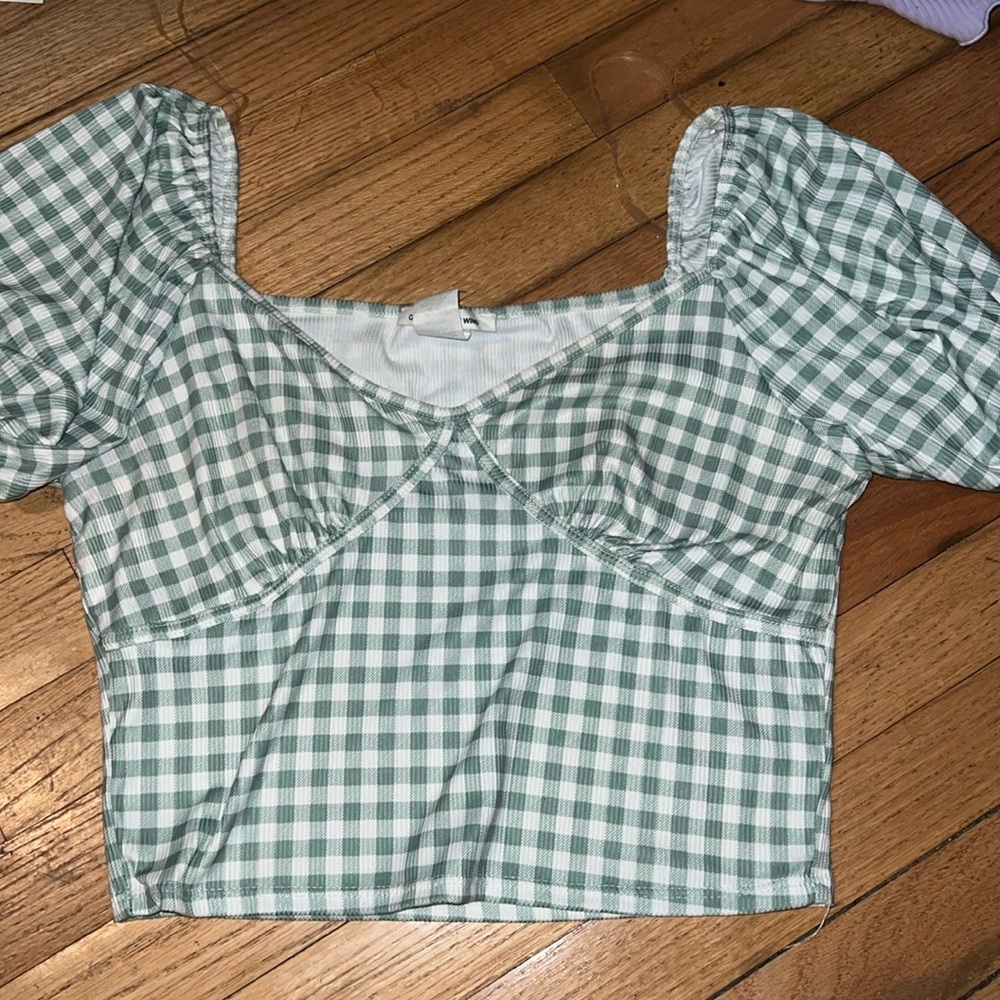 Cute green and white top